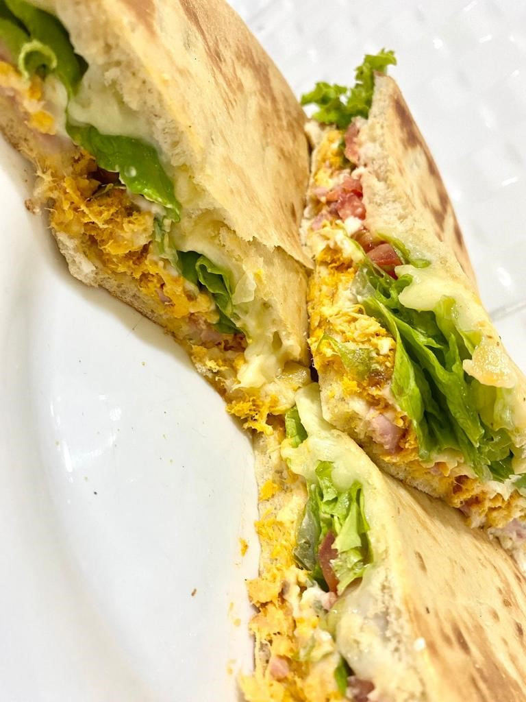BEIRUTE FRANGO C/ CATUPIRY