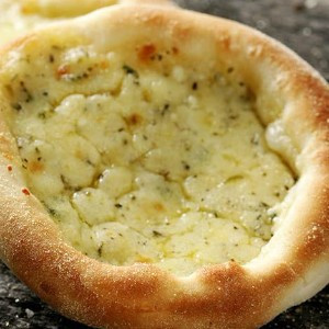 ESFIHA ALHO COM QUEIJO