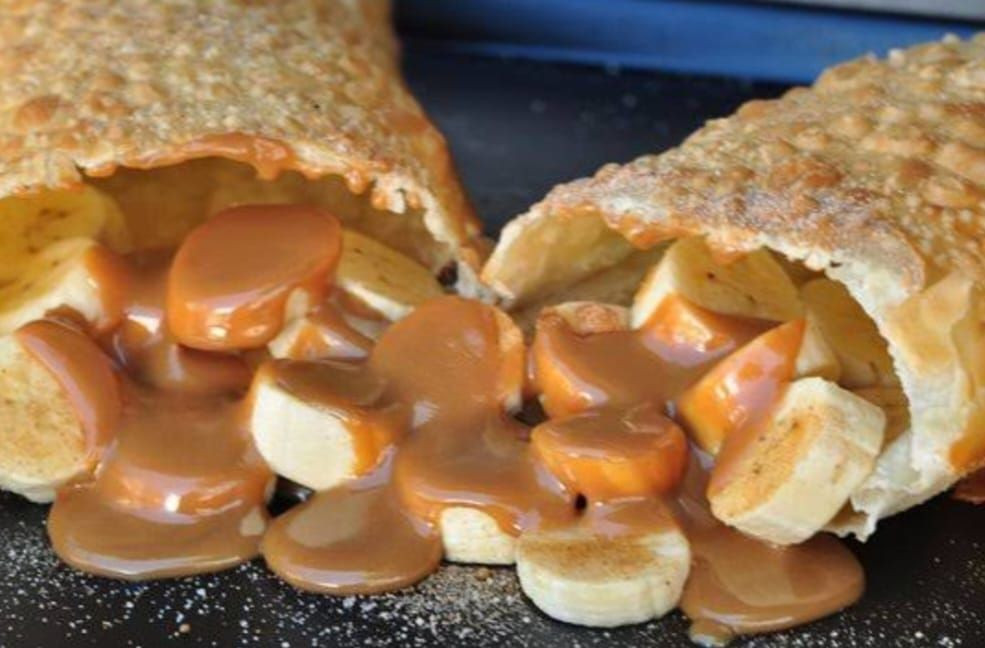 Pastel de Banana com Doce de Leite