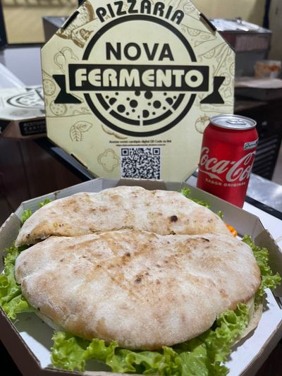 1-Beirute de Presunto e Queijo + 1 Coca Lata 350ml