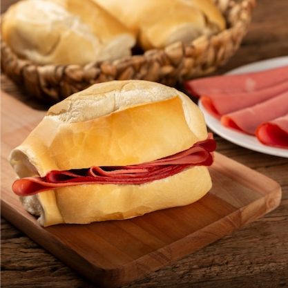 Pão c/ Queijo e Mortadela 