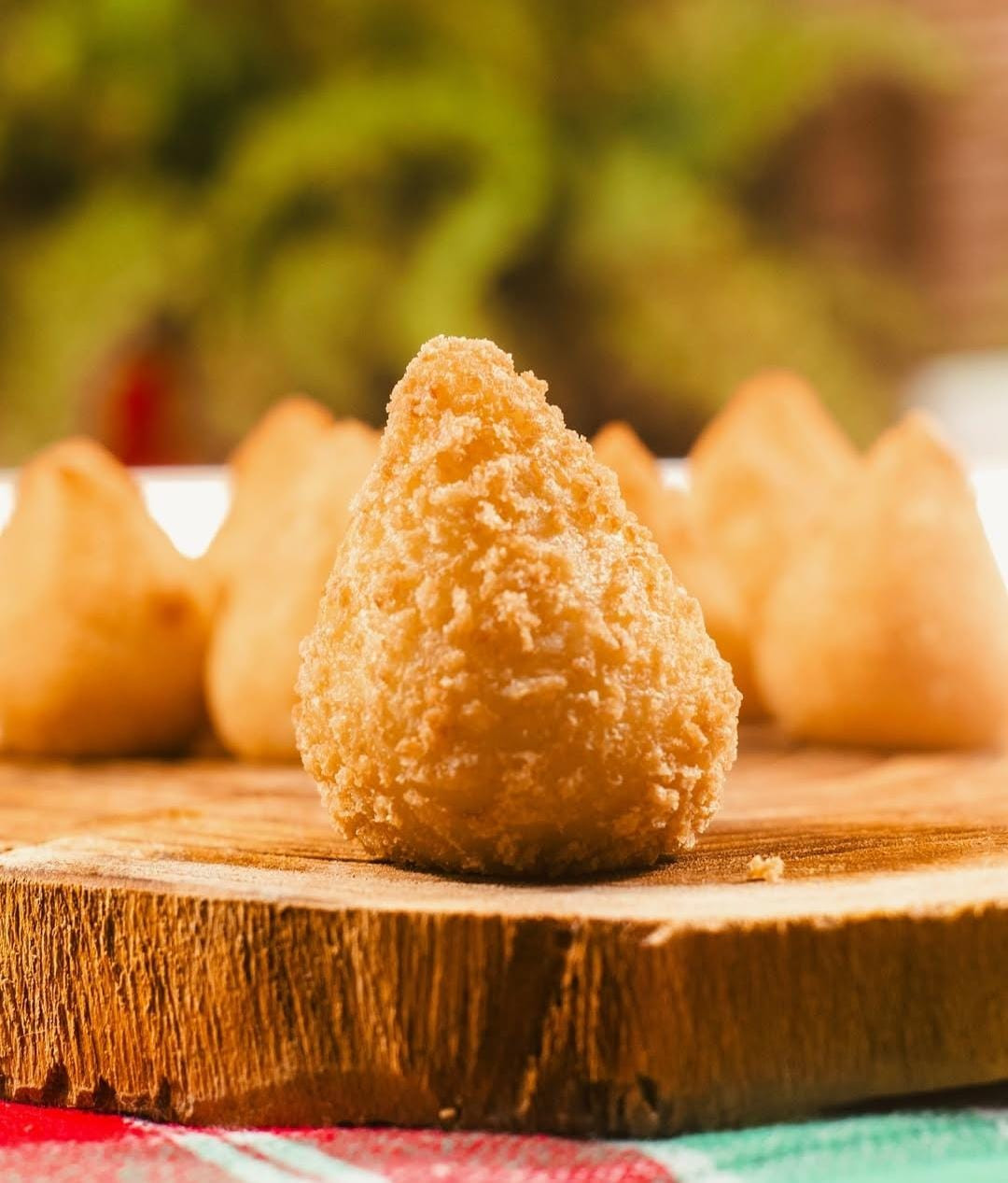 Mini coxinha empanada com panko