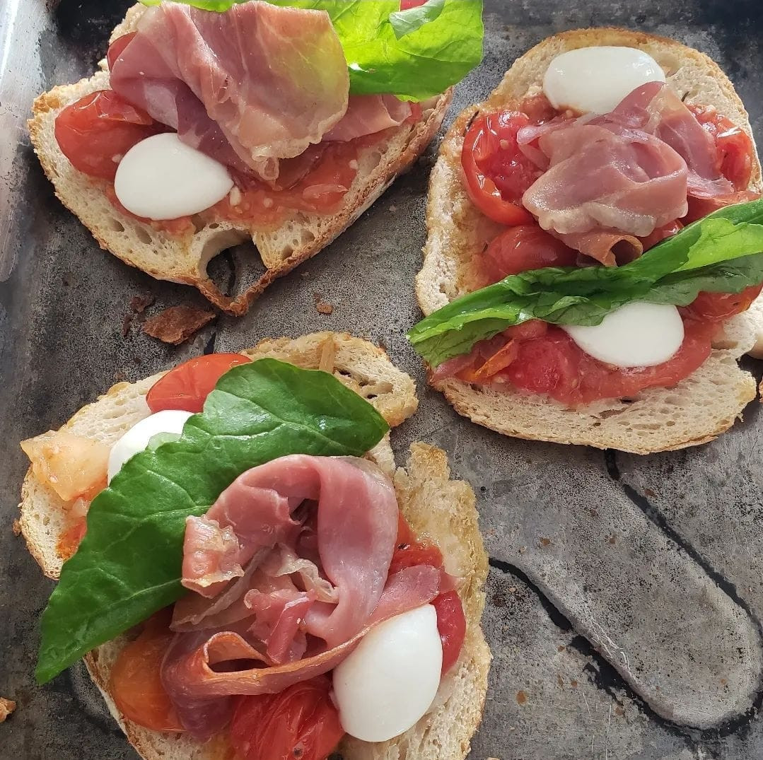 BRUSCHETTA  SPECIALLE PARMA