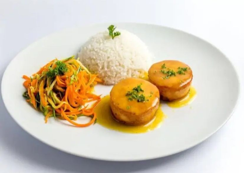 SALMAO AO MOLHO DE MARACUJA