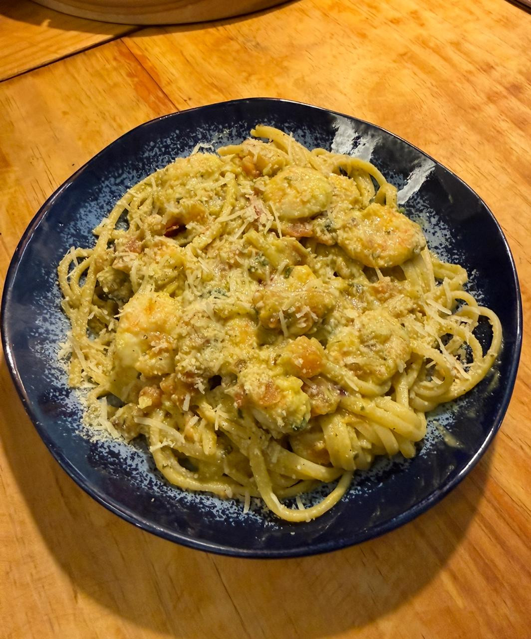 LINGUINE DE CAMARÃO COM ABOBRINHA