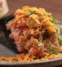 Temaki Salmão c/ arroz, cheese e Doritos/Nathios