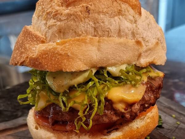 Bigatto Cheese Salada (fritas Free, mini coca cola Free)