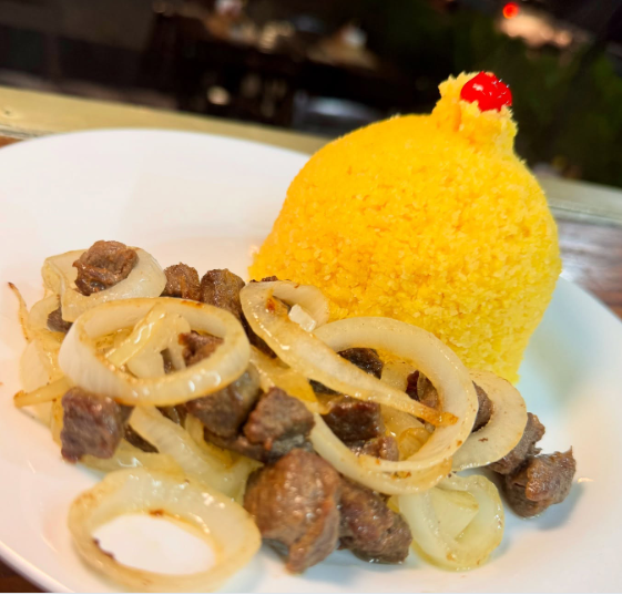 Cuscuz c/ Carne Acebolada