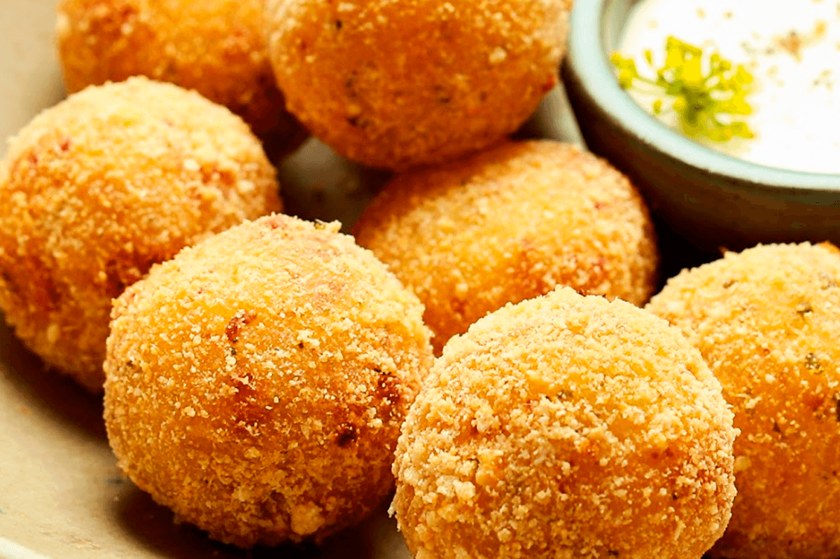 BOLINHO DE SALMÃO (6UN)