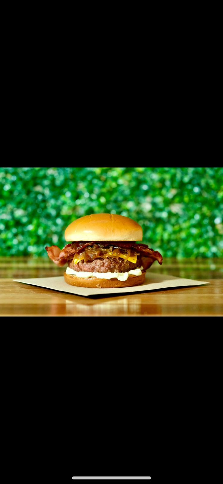 1 TOP BACON +BATATA P+COCA LATA GRÁTIS