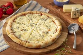 ½ PIZZA 4 QUEIJOS MÉDIA