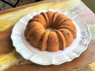 Bolo de laranja, castanha e damasco  750 gr