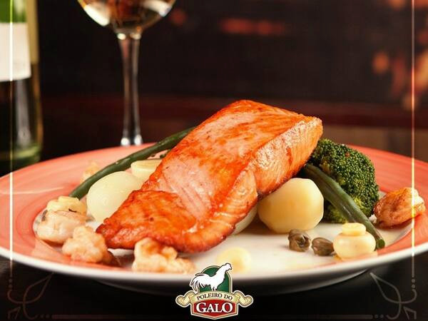 Salmão ao Molho Belle Meunière