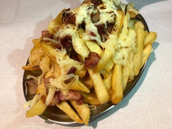Fritas c/ Bacon e Mussarela (media serve bem 2 a 3 pessoas)