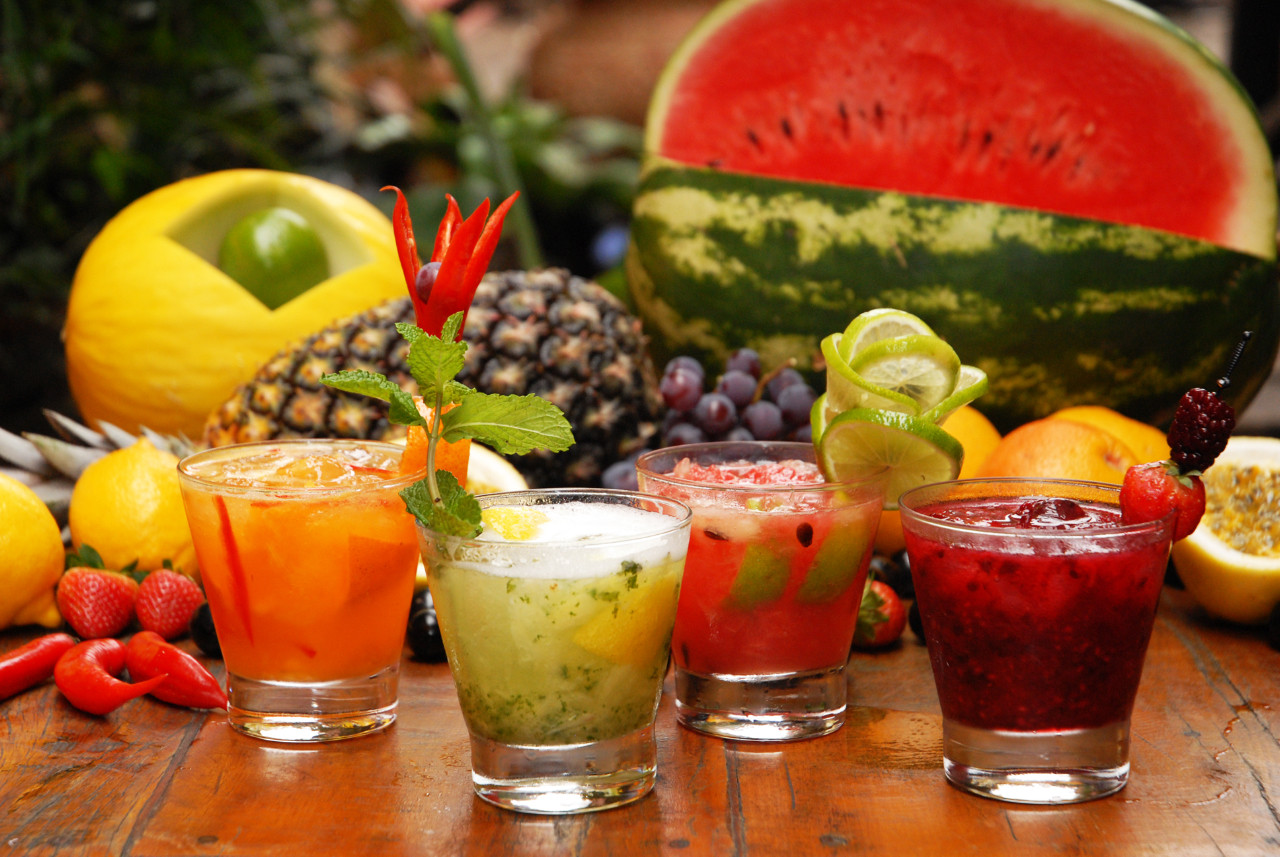 CAIPIRINHA DE FRUTAS COM VODKA 