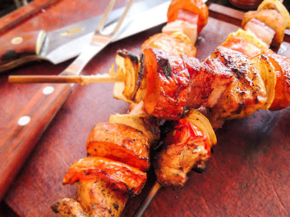 ESPETO FRANGO BACON