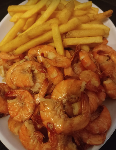 PETISCO CAMARÃO ALHO E OLEO C/ BATATA FRITA