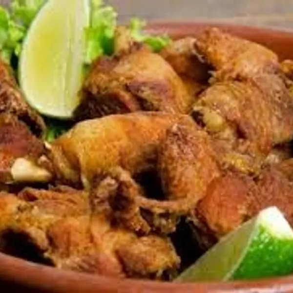 Porção de Frango á Passarinho