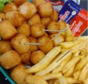 MANDIOQUINHA COM FRITAS