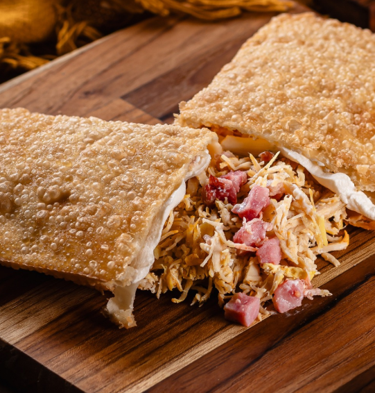 Pastel de Frango com Bacon