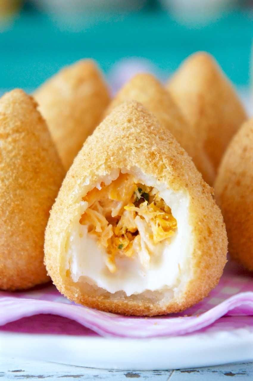 COXINHA DE FRANGO COM CATUPIRY