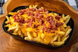 BATATA CRINKLE COM CHEDDAR E BACON