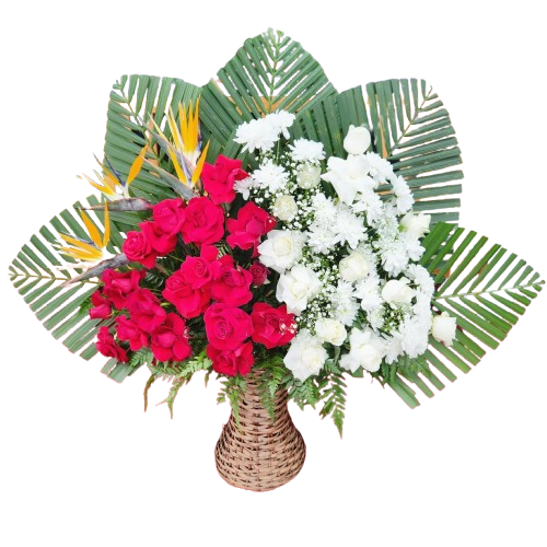 CESTA COM ROSAS E CRISÂNTEMOS