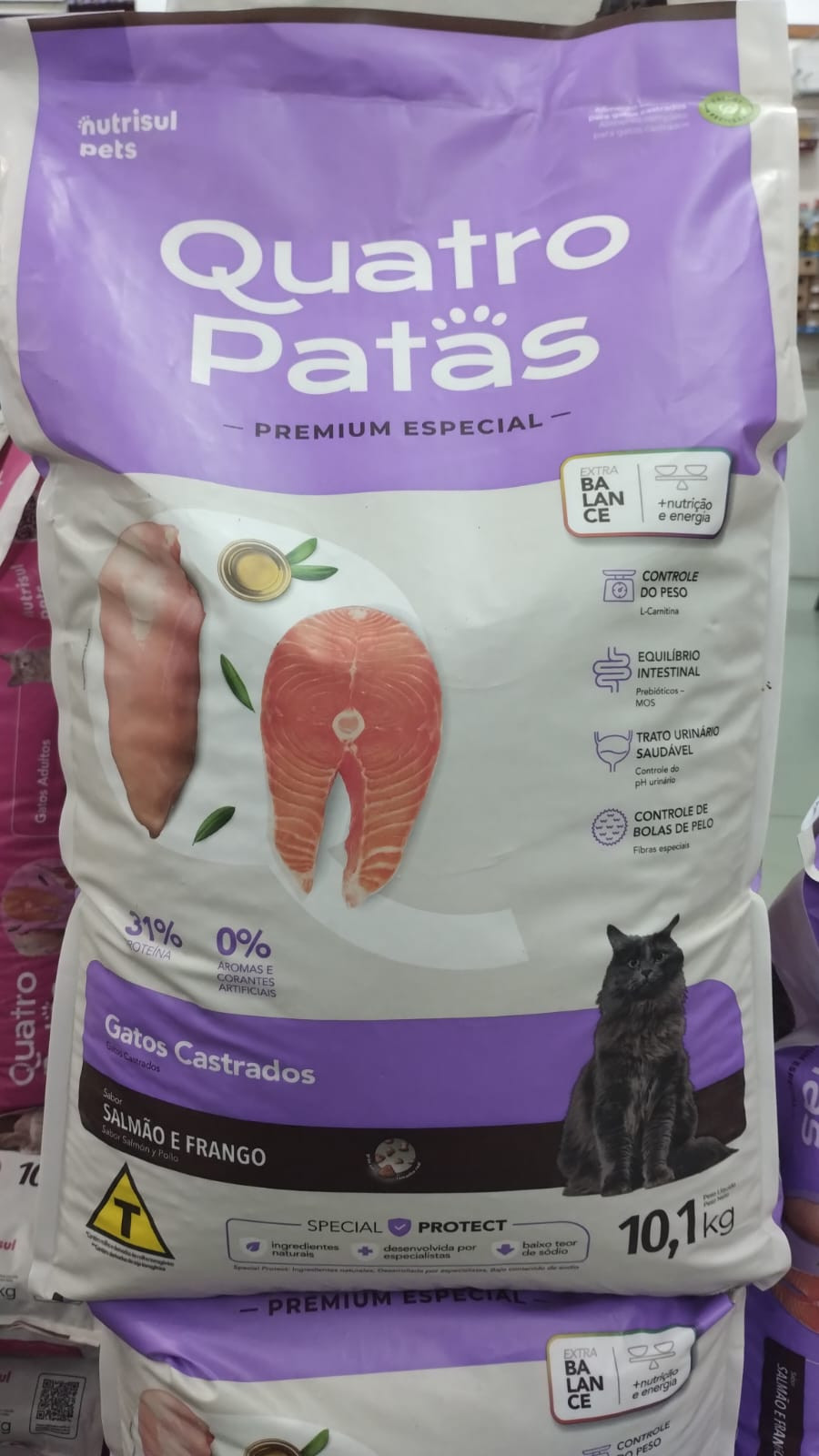 Quatro Patas Gatos Castrados 10Kg Salmão e Frango 10Kg  