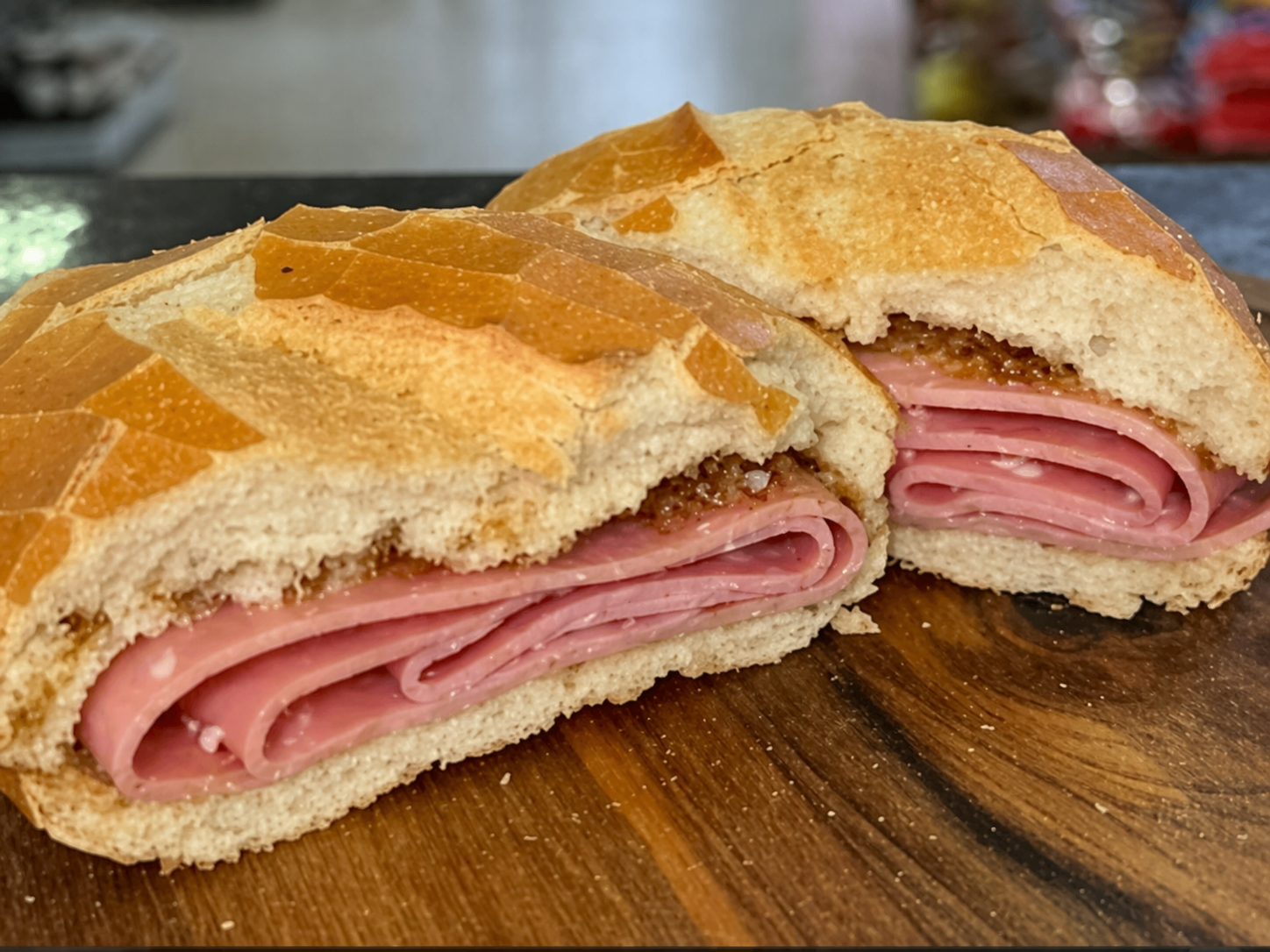 Sanduíche de Mortadela