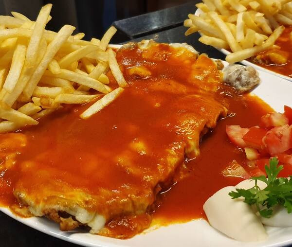 Filé a parmegiana á palito