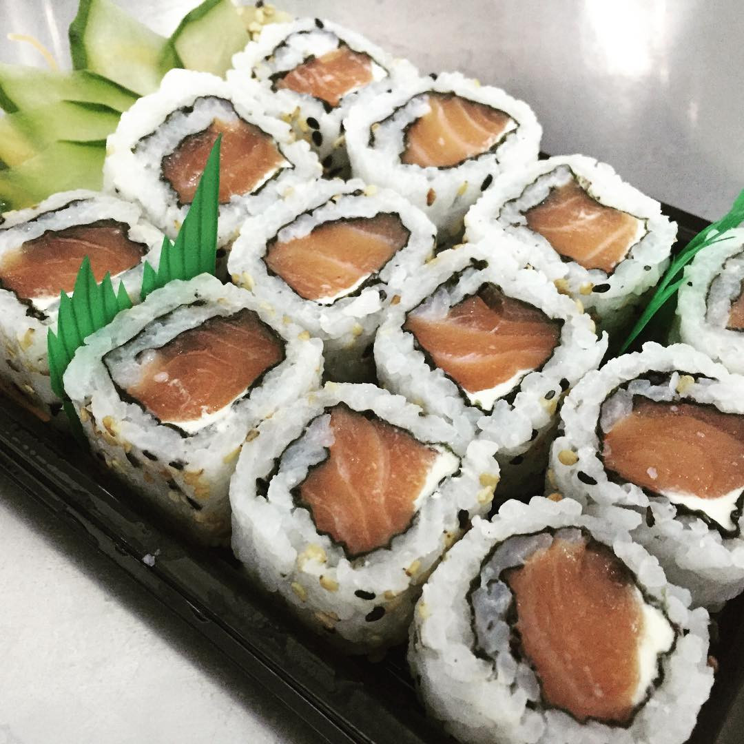 Combos 8 Uni URAMAKI PHILADELFIA