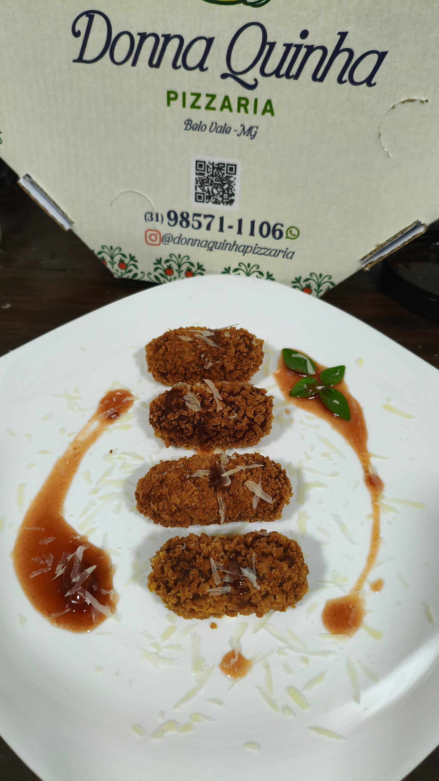 Bolinho de costela com queijo minas