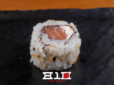 Uramaki de Salmão Cru