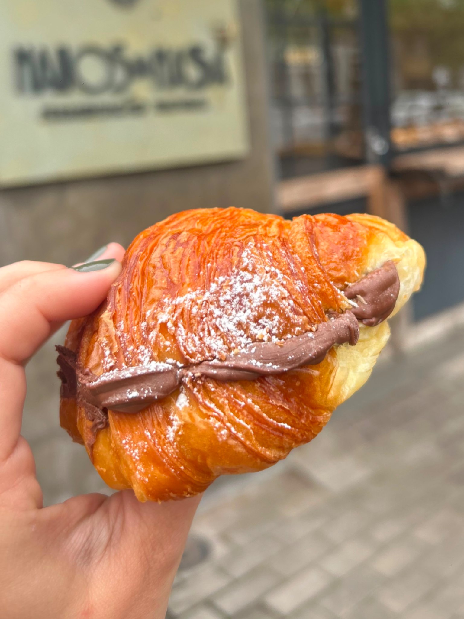 MEDIALUNA NUTELLA