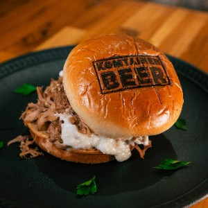 PULLED PORK COM SOUR CREAM