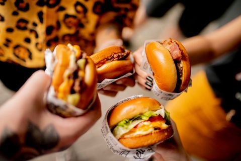 JANELA BURGER - ITUPAVA