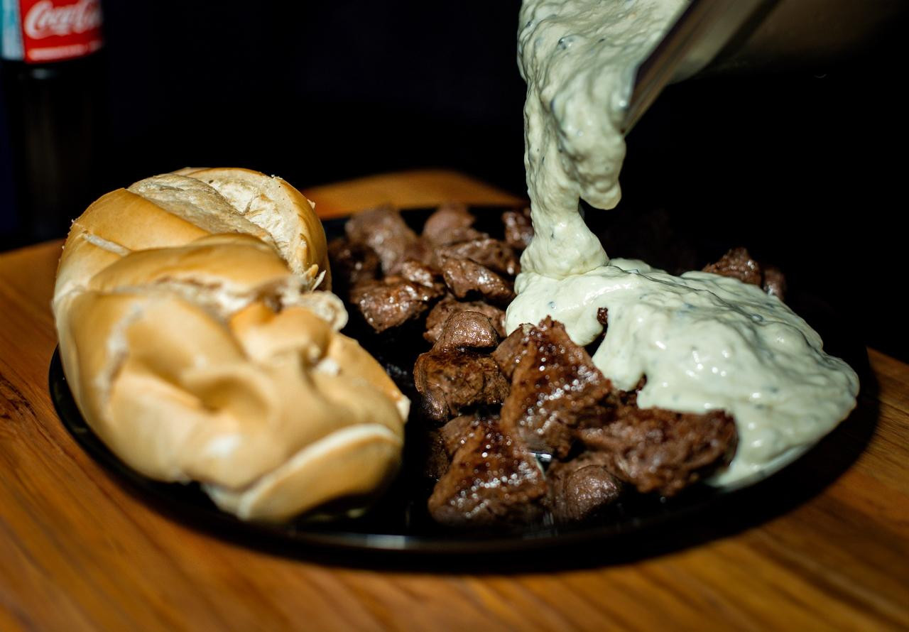 PORÇÃO FILE MIGNON AO MOLHO GORGONZOLA