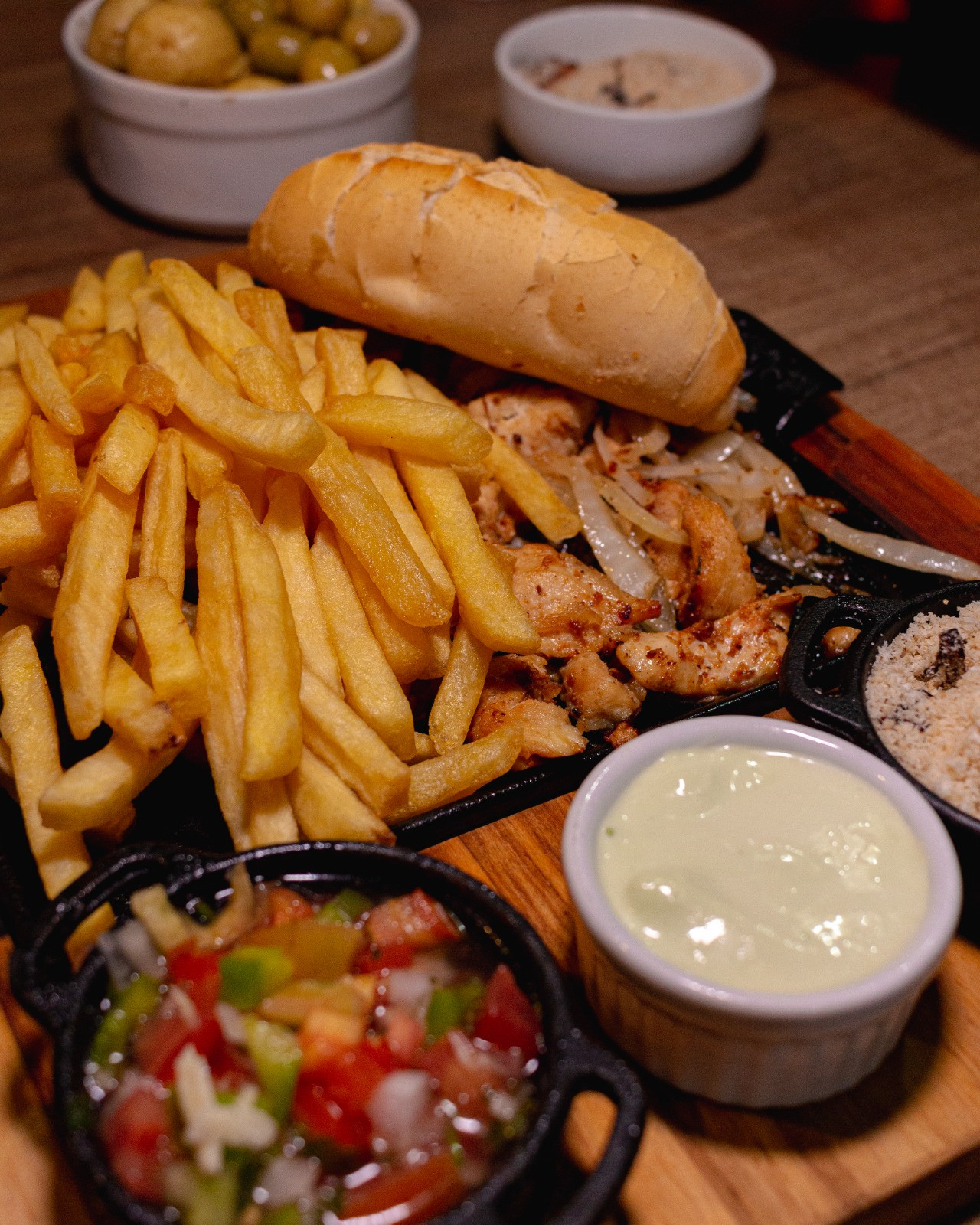 FILE DE FRANGO COM FRITAS