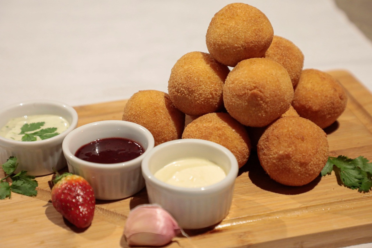 Mini Bolinha Calabresa