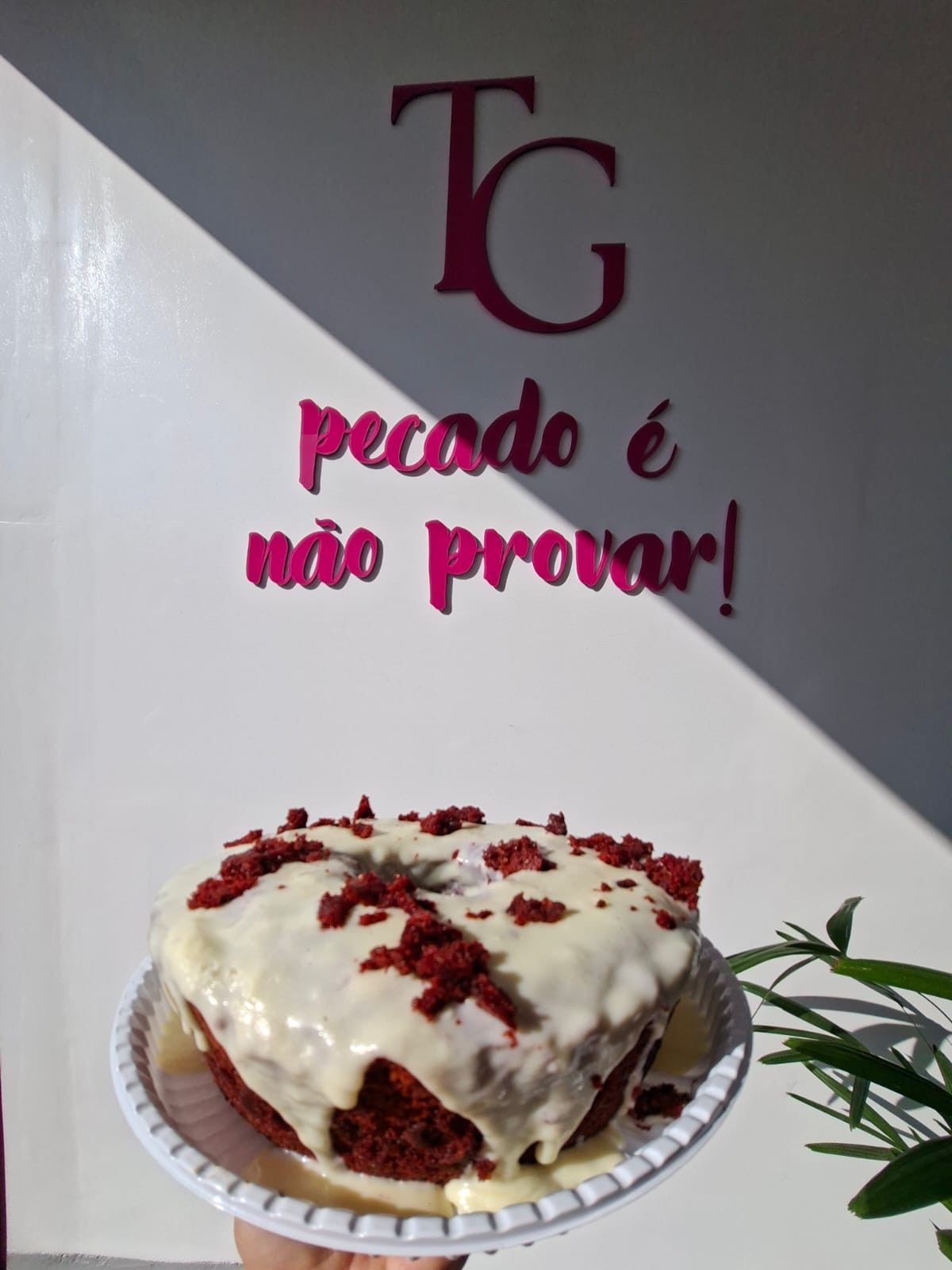 BOLO RED VELVET COM NINHO
