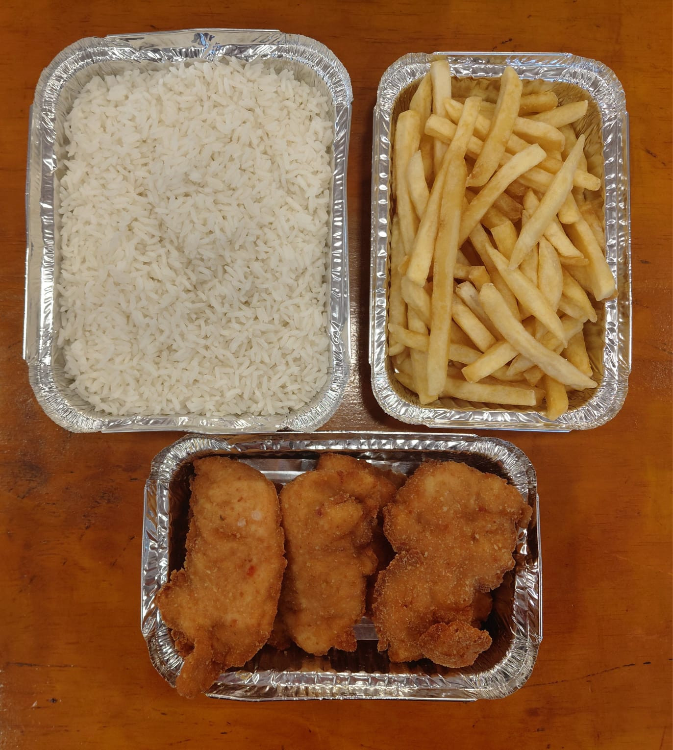 Milanesa, Arroz e Batata Frita (Serve Bem 3 Pessoas)