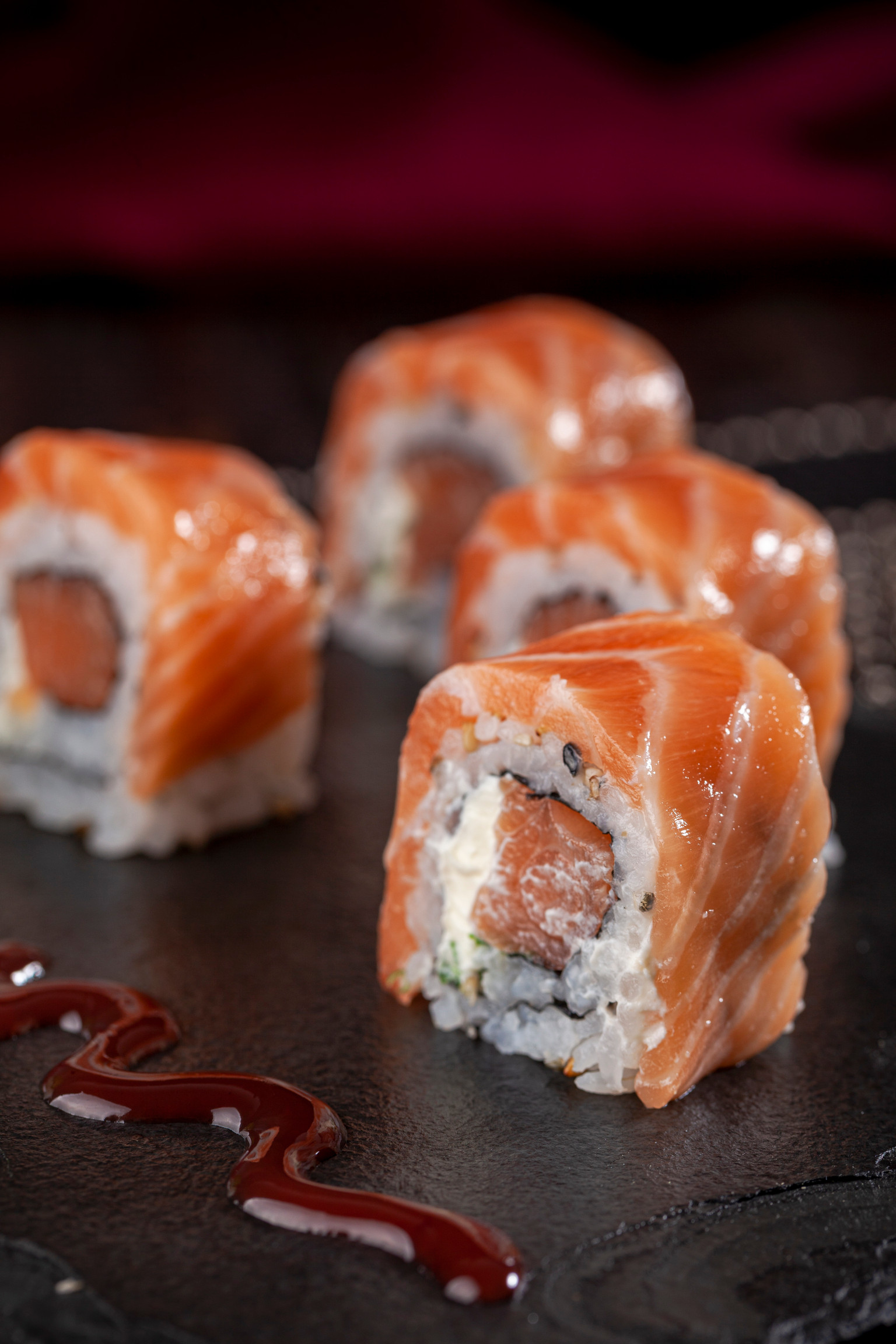 URAMAKI FILADÉLFIA ESPECIAL (5UN)