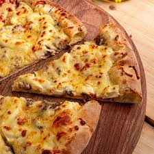 PIZZA PEQUENA (04 PEDAÇOS)