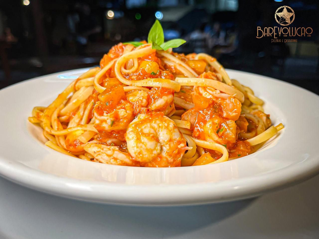 Linguini camarão ao molho 