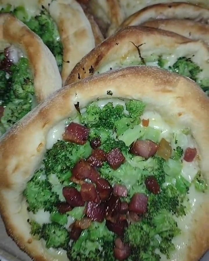 ESFIHA BROCOLIS