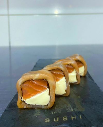 Uramaki Full Salmão (8 Peças)