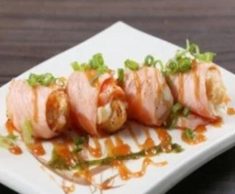 ESPECIAL DE SALMÃO COM PATE E QUEIJO