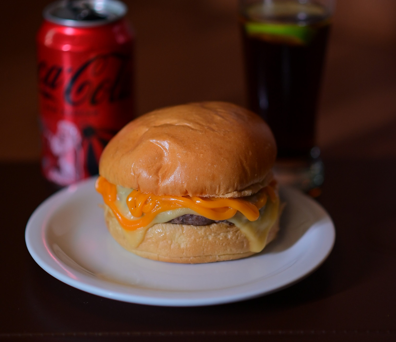BURGUER CHEDDAR+REFRIGERANTE 269ML GRÁTIS