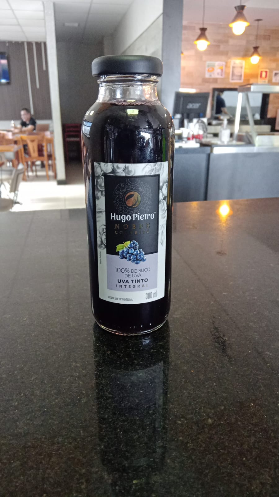 6452 Suco Hugo Pietro uva tinto integral 300 ML