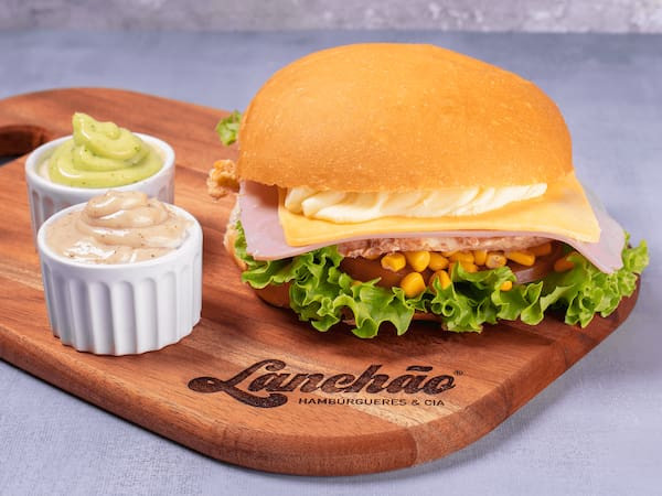 26 - frango, queijo, milho, Catupiry, presunto, salada